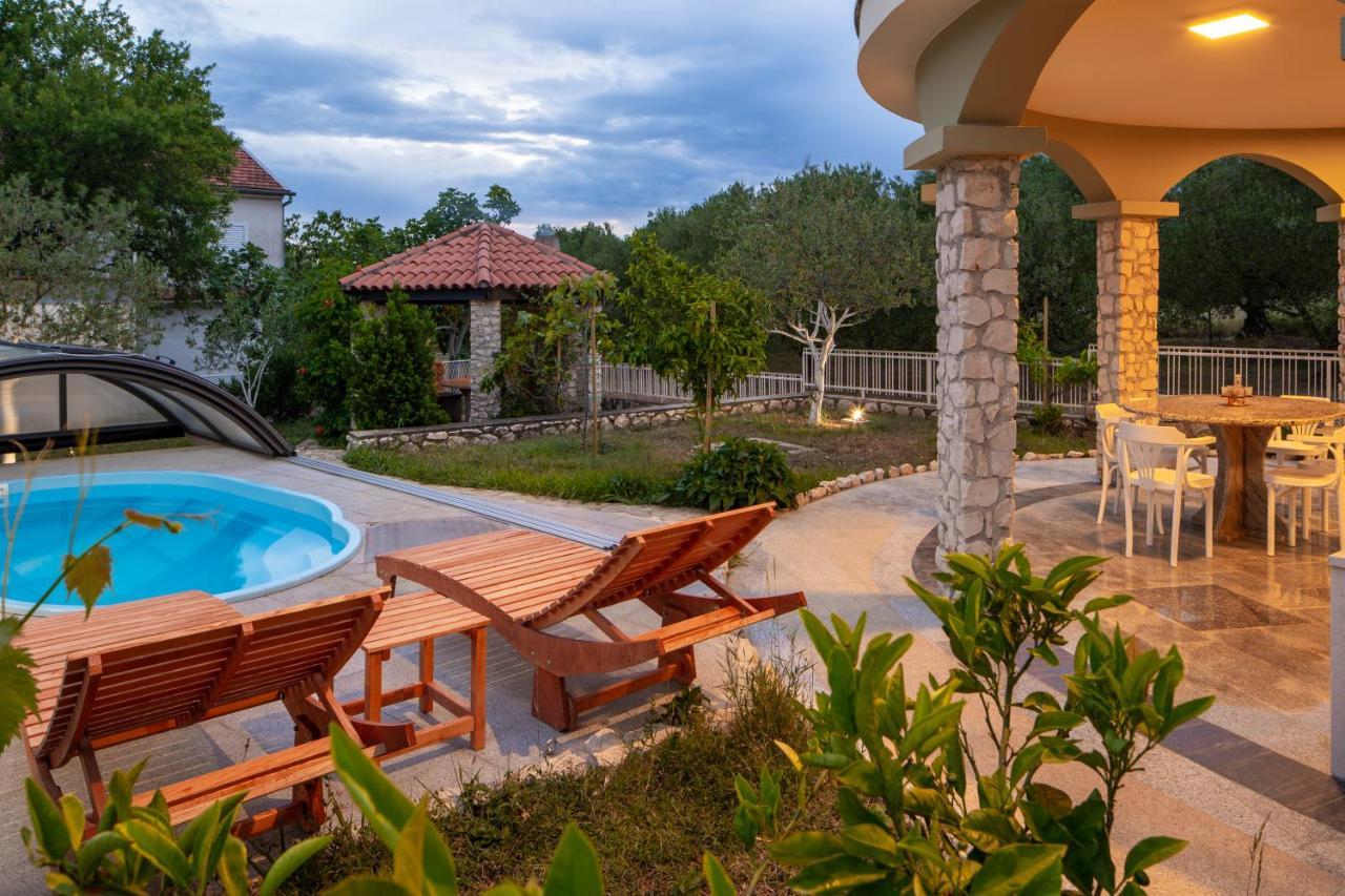 Вилла Lusi House Свети-Филип-и-Яков Экстерьер фото