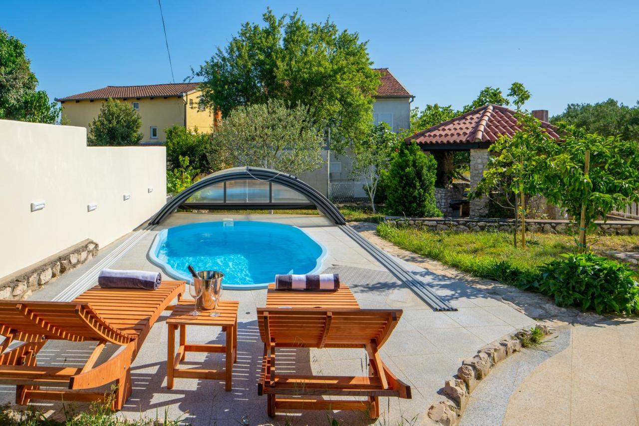 Вилла Lusi House Свети-Филип-и-Яков Экстерьер фото