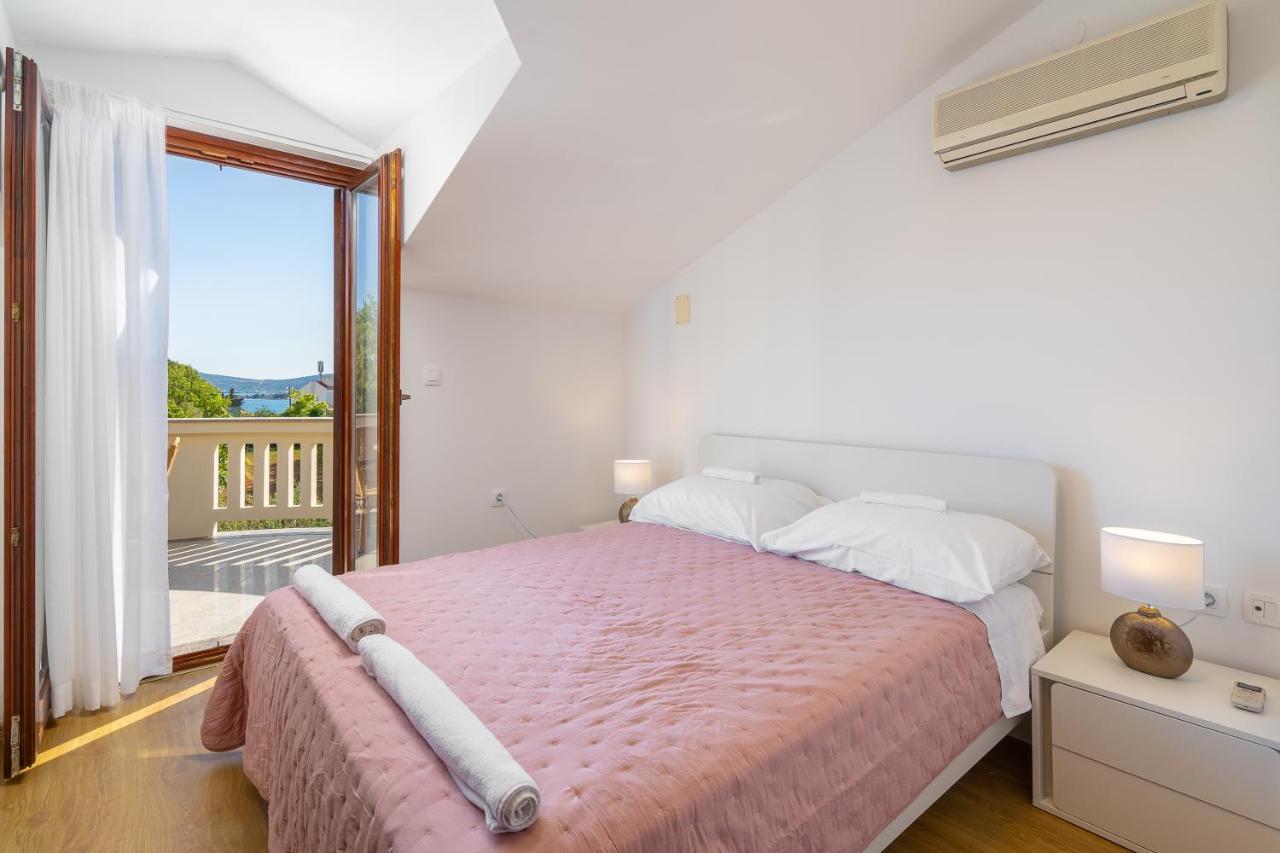 Вилла Lusi House Свети-Филип-и-Яков Экстерьер фото